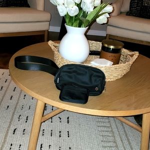 Lululemon everywhere belt bag.